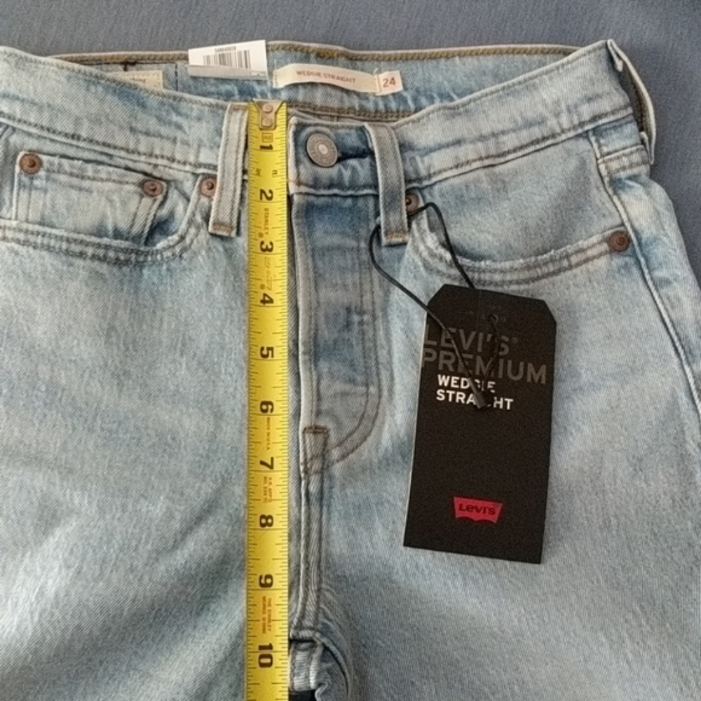Levi's Wedgie Straight Leg Jeans in Dibs - Picture 4 of 7